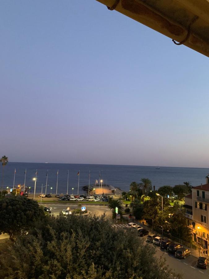 Casa Al Mare Διαμέρισμα Varazze Εξωτερικό φωτογραφία
